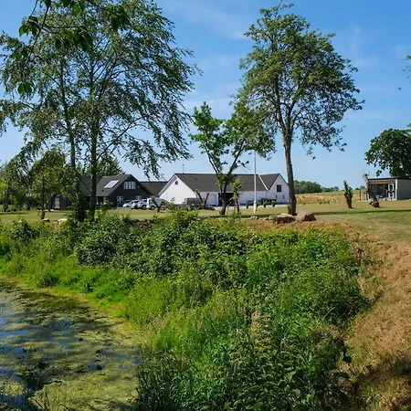 Feriehus 'på Landet' - I Naturskønne Omgivelser *